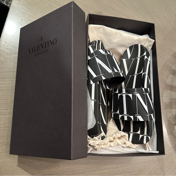 Valentino Garavani Slides - Picture 7 of 8